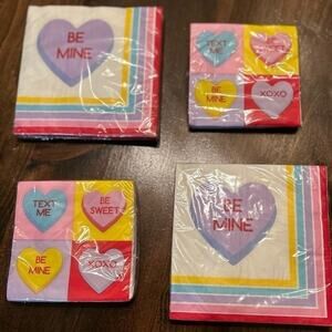 ⭐️ Valentine’s Day Hearts Be Mine Text Me Set Of 4 Napkins‎ Brand New In Package